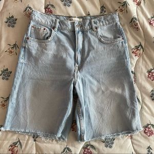 Zara 90s Bermuda Short Light Wash